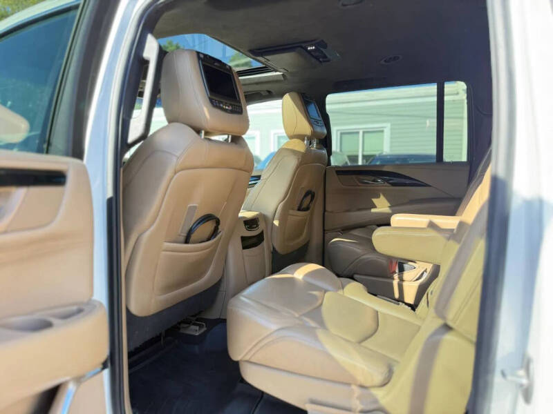 2018 Cadillac Escalade ESV Platinum