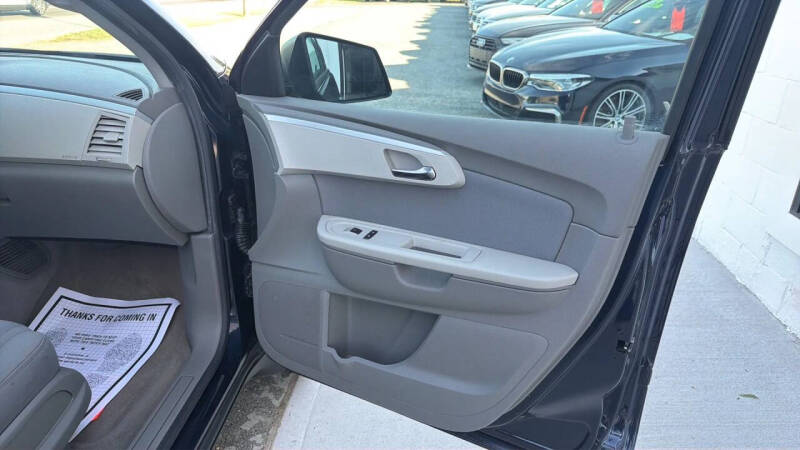 2011 Chevrolet Traverse LS