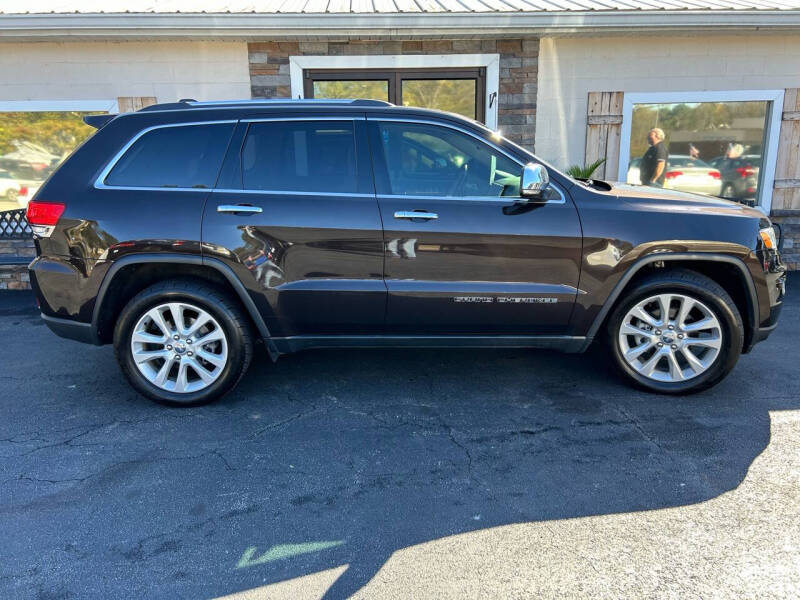 2017 Jeep Grand Cherokee Limited photo 2