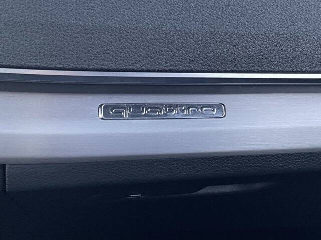 2022 Audi Q5 e quattro S line Prem Pl 55 TFSI