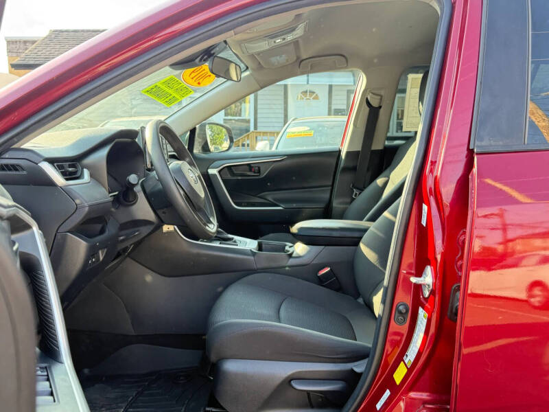 2019 Toyota RAV4 LE