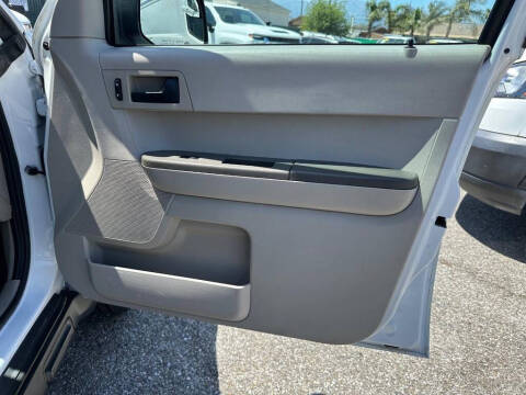 2011 Ford Escape XLS