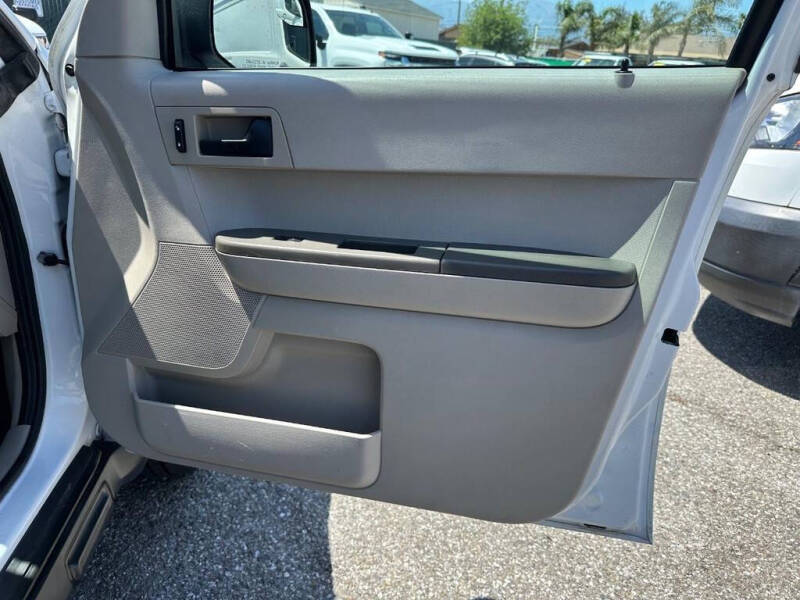 2011 Ford Escape XLS