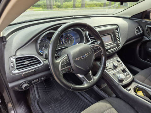 2016 Chrysler 200 LX