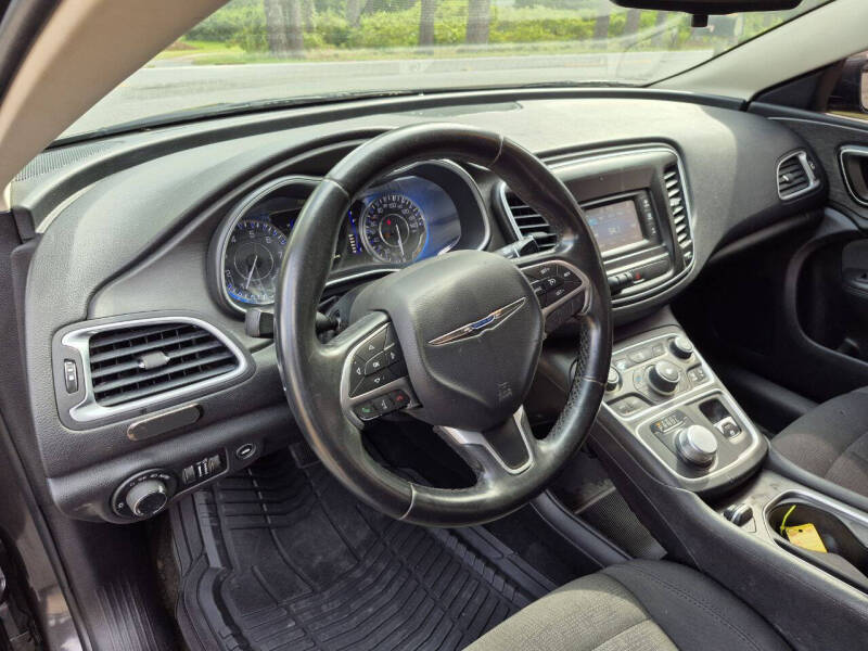 2016 Chrysler 200 LX