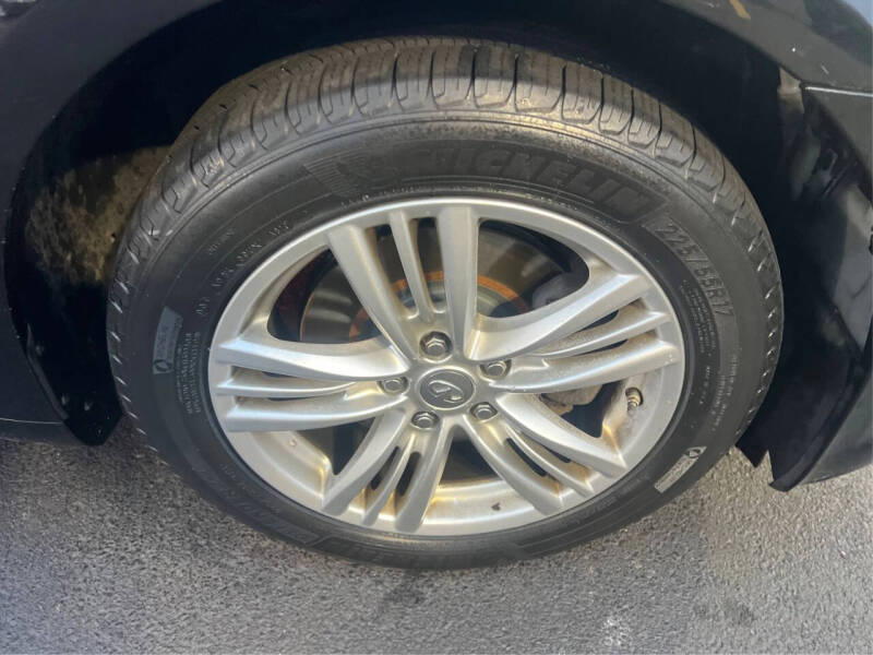 2011 Infiniti G25 Sedan x