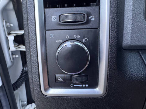 2015 RAM 1500 SLT