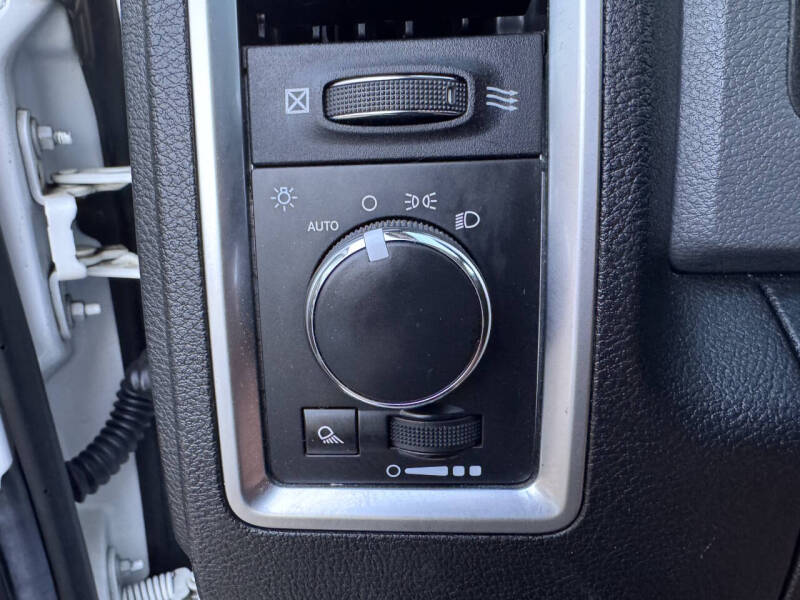 2015 RAM 1500 SLT
