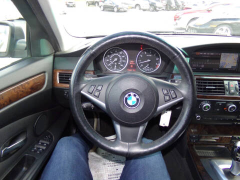 2009 BMW 5 Series 528i