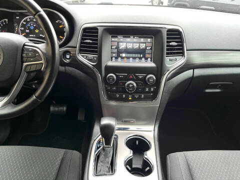 2019 Jeep Grand Cherokee Laredo