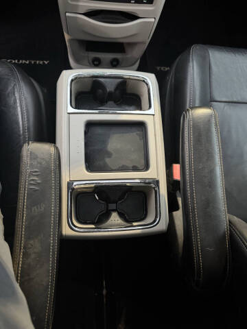 2011 Chrysler Town and Country Limited