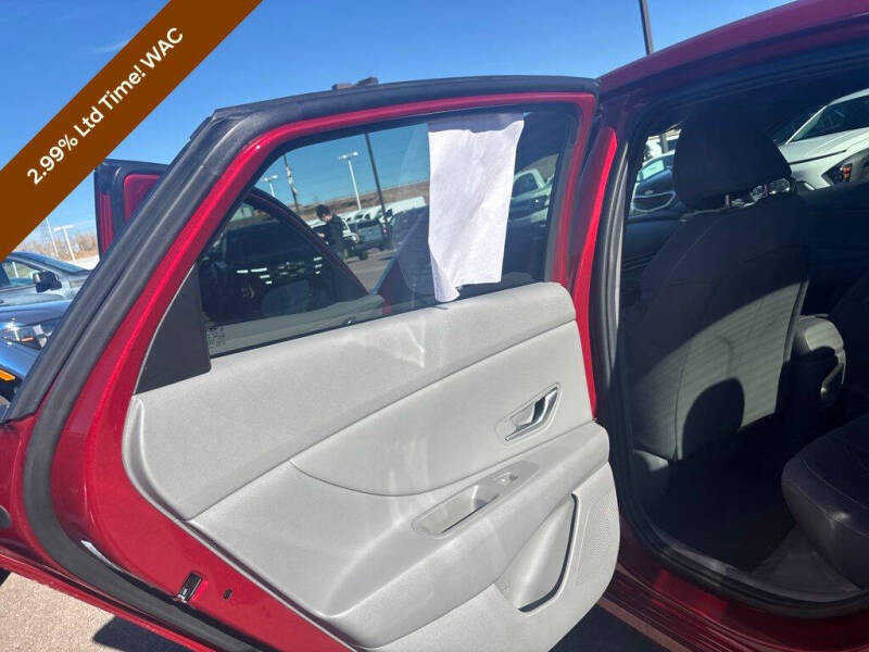 2024 Hyundai Elantra SEL