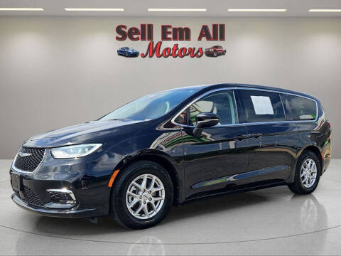 2023 Chrysler Pacifica Touring L