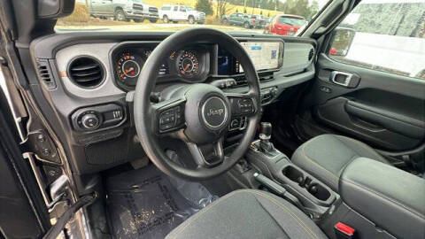 2024 Jeep Gladiator NightHawk