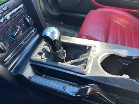 2005 Ford Mustang GT Deluxe