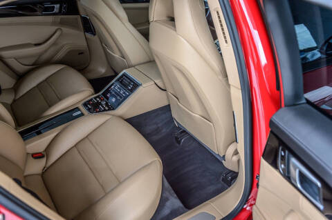 2018 Porsche Panamera 4