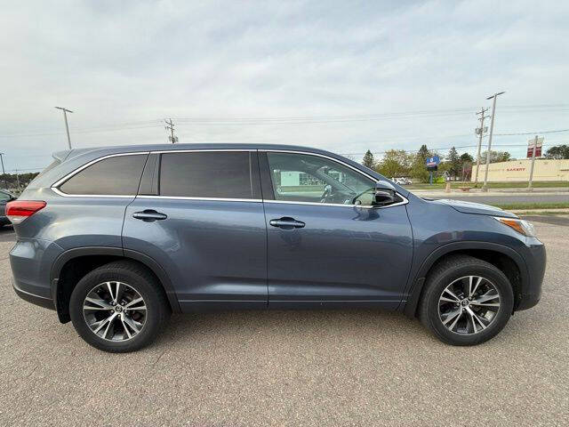 2017 Toyota Highlander LE
