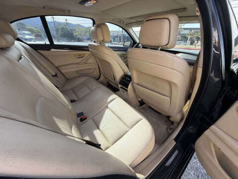 2011 BMW 5 Series 528i