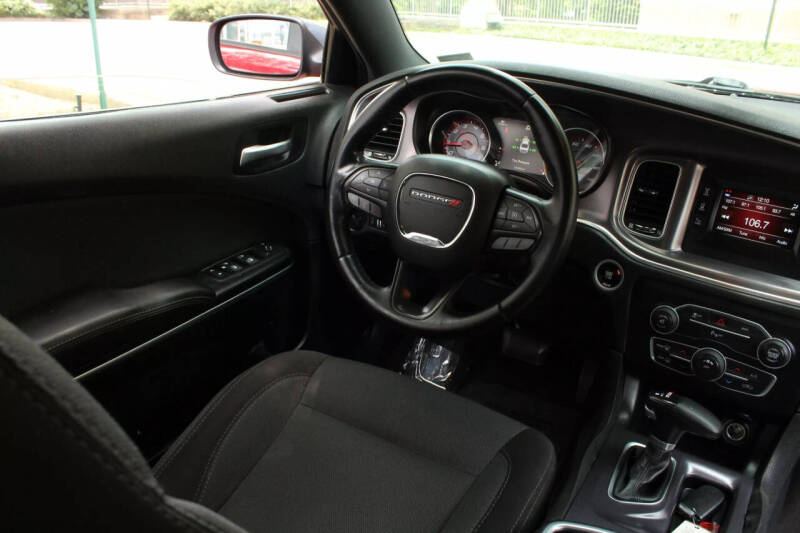 2016 Dodge Charger SE