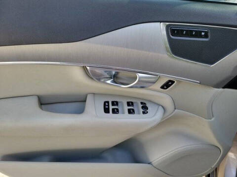 2024 Volvo XC90 B5 Core Bright Theme