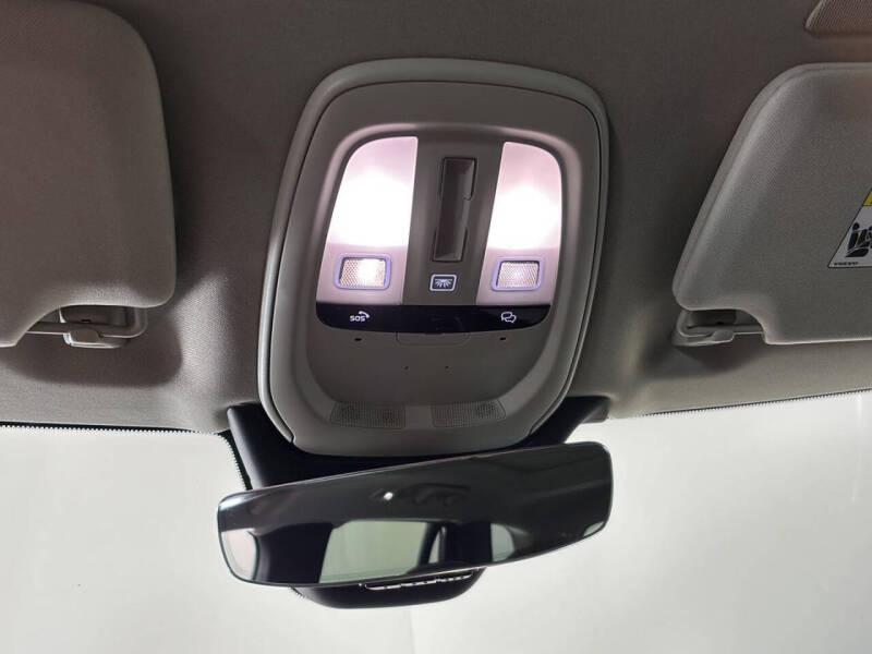 2023 Volvo XC90 B5 Core