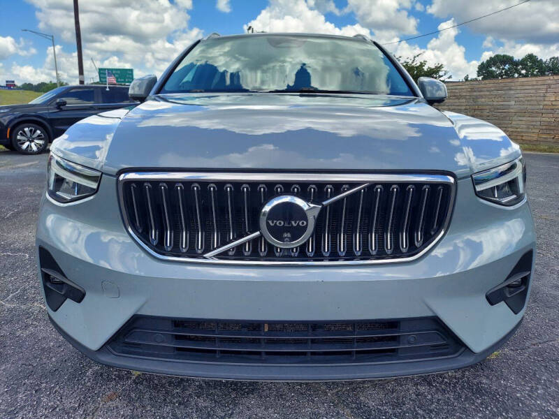 2024 Volvo XC40 B5 Plus Bright Theme
