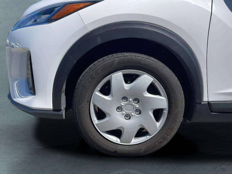 2023 Nissan Kicks S