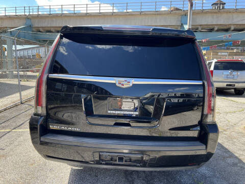 2018 Cadillac Escalade ESV Luxury