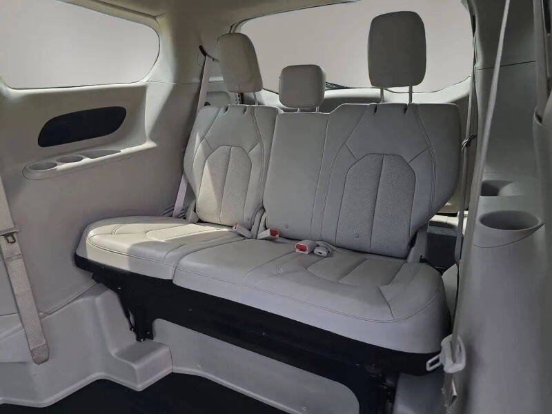 2021 Chrysler Voyager LXi