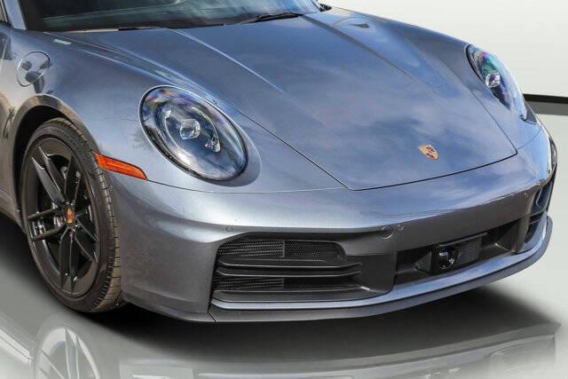 2025 Porsche 911 Carrera