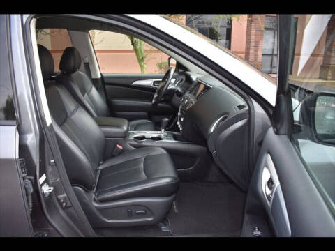 2019 Nissan Pathfinder SL