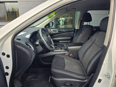 2018 Nissan Pathfinder SV