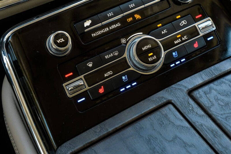2023 Lincoln Navigator L Reserve