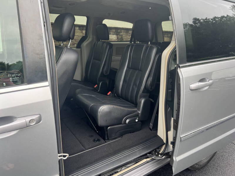 2014 Chrysler Town and Country Touring