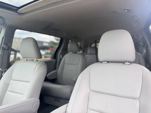 2019 Toyota Sienna XLE 7-Passenger