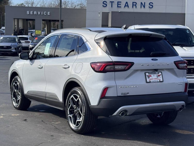 2026 Ford Escape Platinum