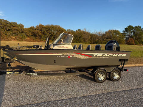 2018 Tracker TARGA V18 W/T