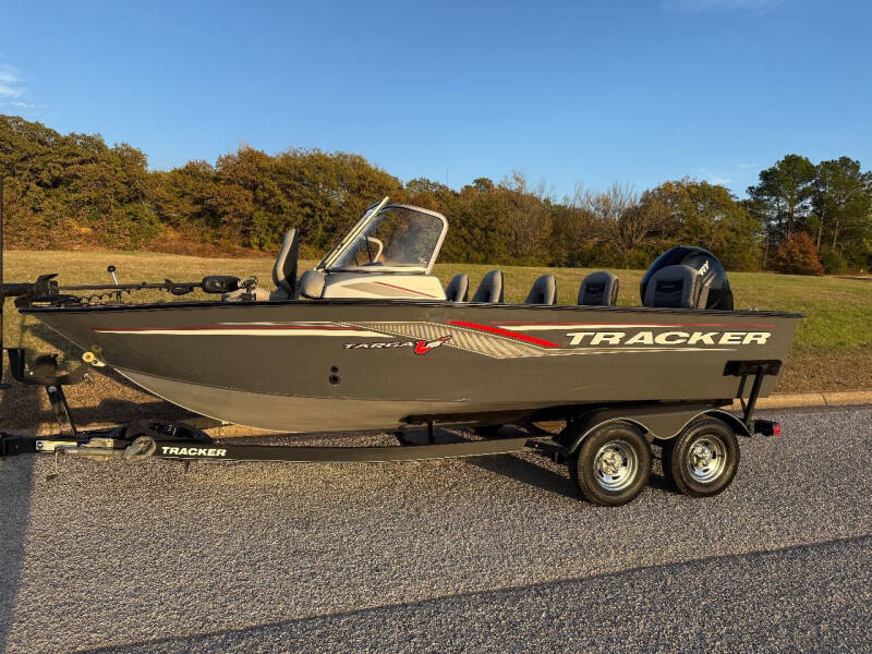 2018 Tracker TARGA V18 W/T
