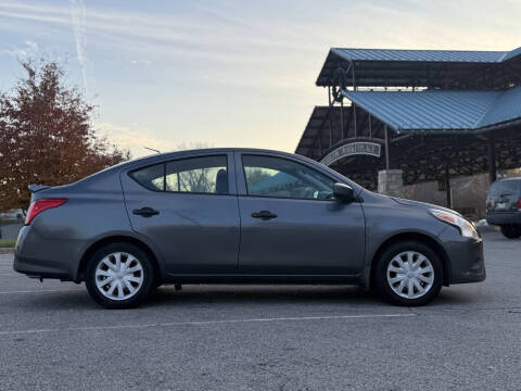 2019 Nissan Versa S Plus