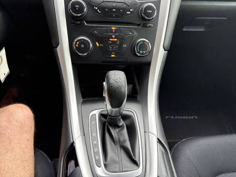 2015 Ford Fusion SE