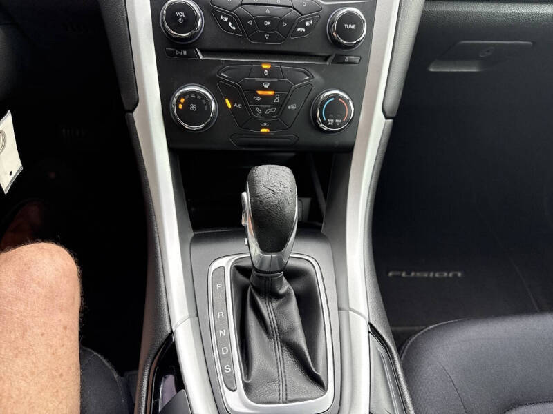2015 Ford Fusion SE