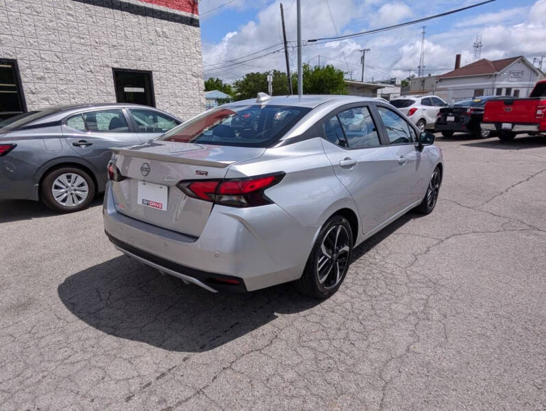 2025 Nissan Versa SR