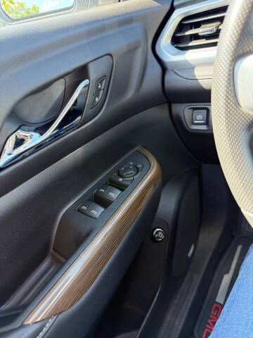 2023 GMC Acadia SLE