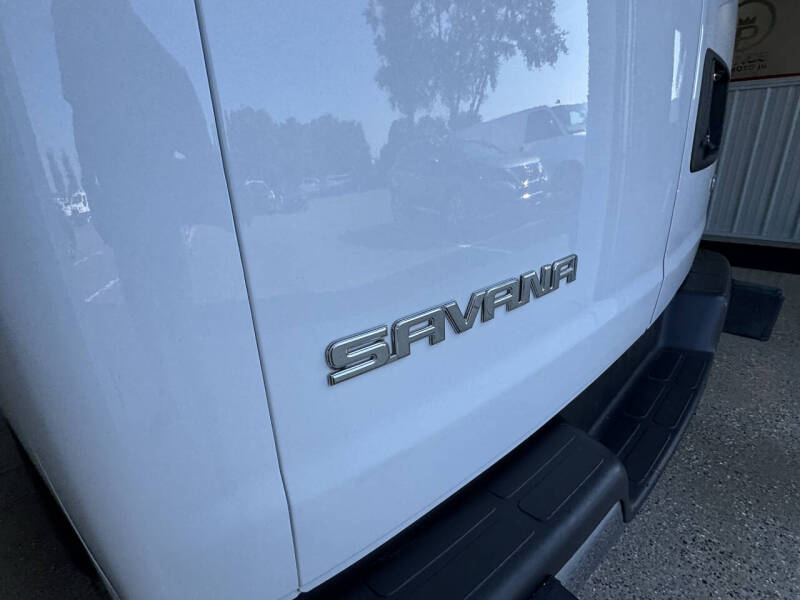 2023 GMC Savana 2500