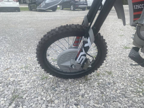 2025 Icebear Syx Moto