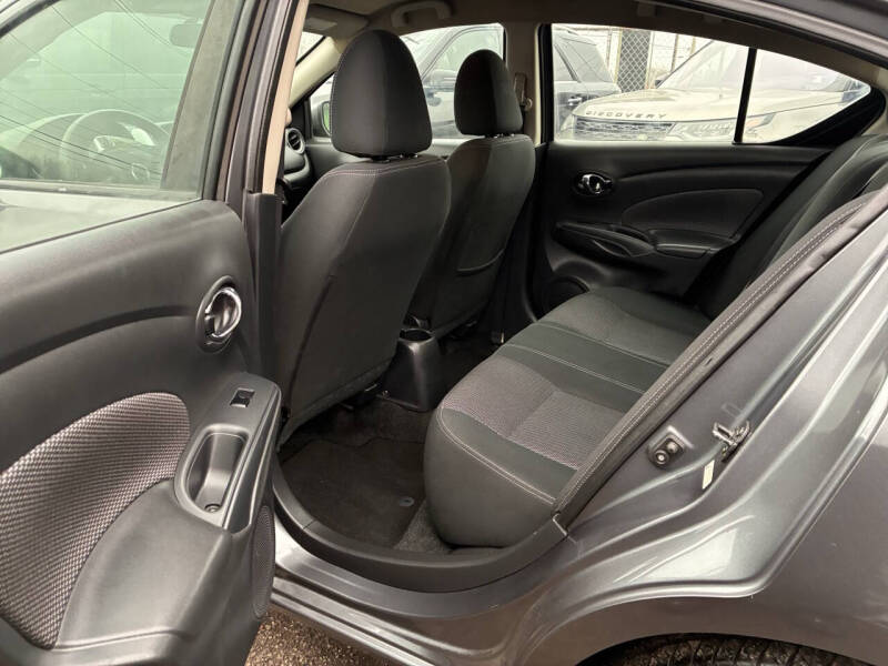 2018 Nissan Versa SV