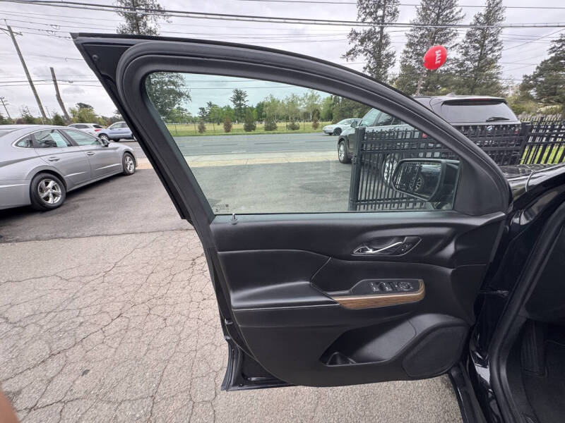 2017 GMC Acadia SLE-1
