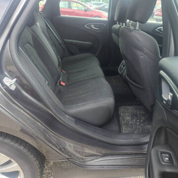 2016 Chrysler 200 Limited