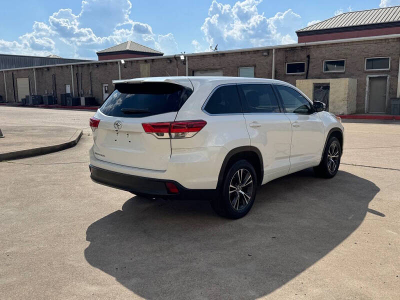 2017 Toyota Highlander LE