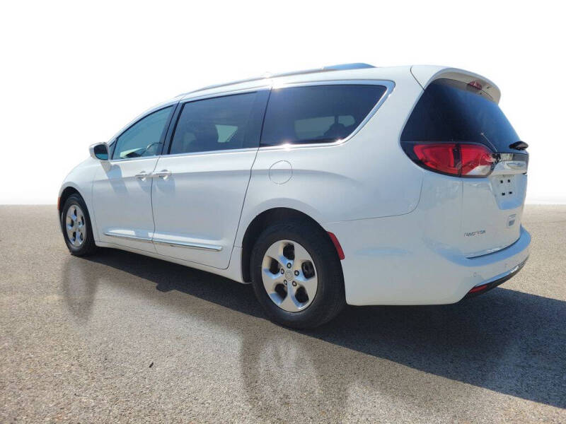 2017 Chrysler Pacifica Touring-L Plus